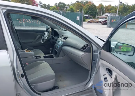 2007 Toyota Camry Le z USA, uszkodzony, nr VIN 4T1BE46K77U573521